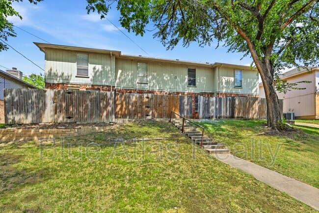 Building Photo - 3828 Coates Cir