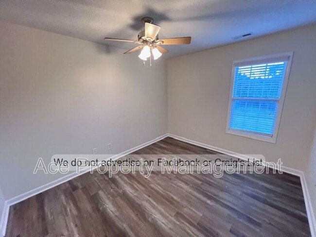 Building Photo - 2826 Aristocrat Ln