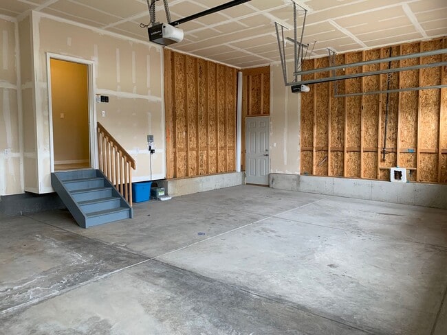 Building Photo - Ranch home with main floor master, 4 bed 3 bath Ranch home in Frederick