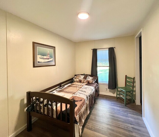Building Photo - Three Bedroom Home with a Spacious Backyard