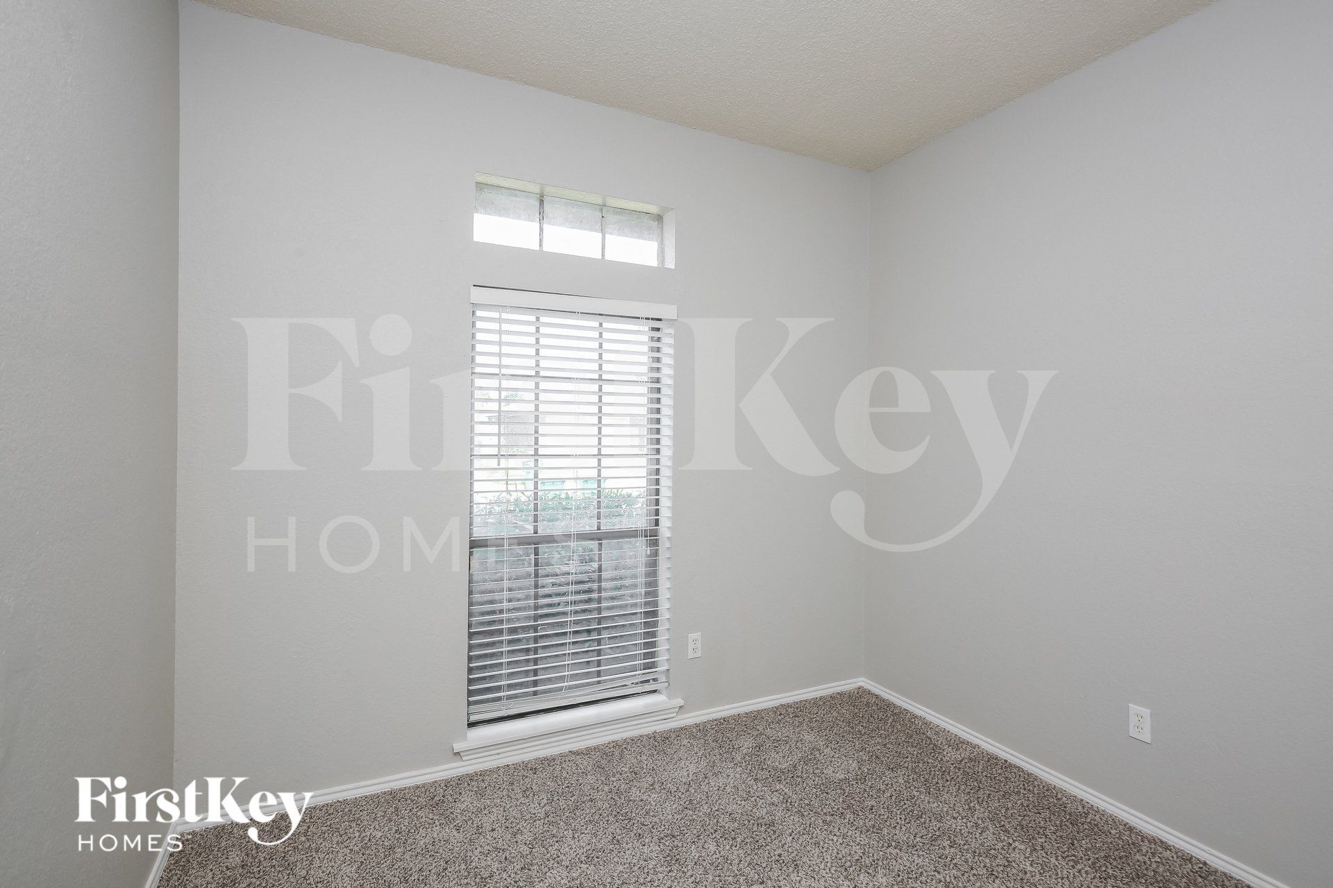 Building Photo - 6008 Sundown Dr