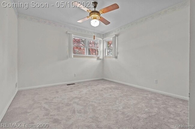 Building Photo - 25152 Fairway Dr