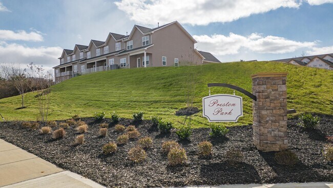 Building Photo - 1005 Beech Tree Cv