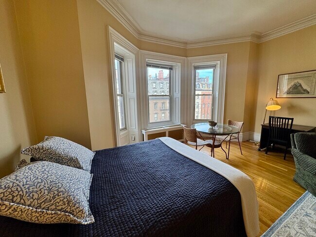 Building Photo - 169 Beacon St
