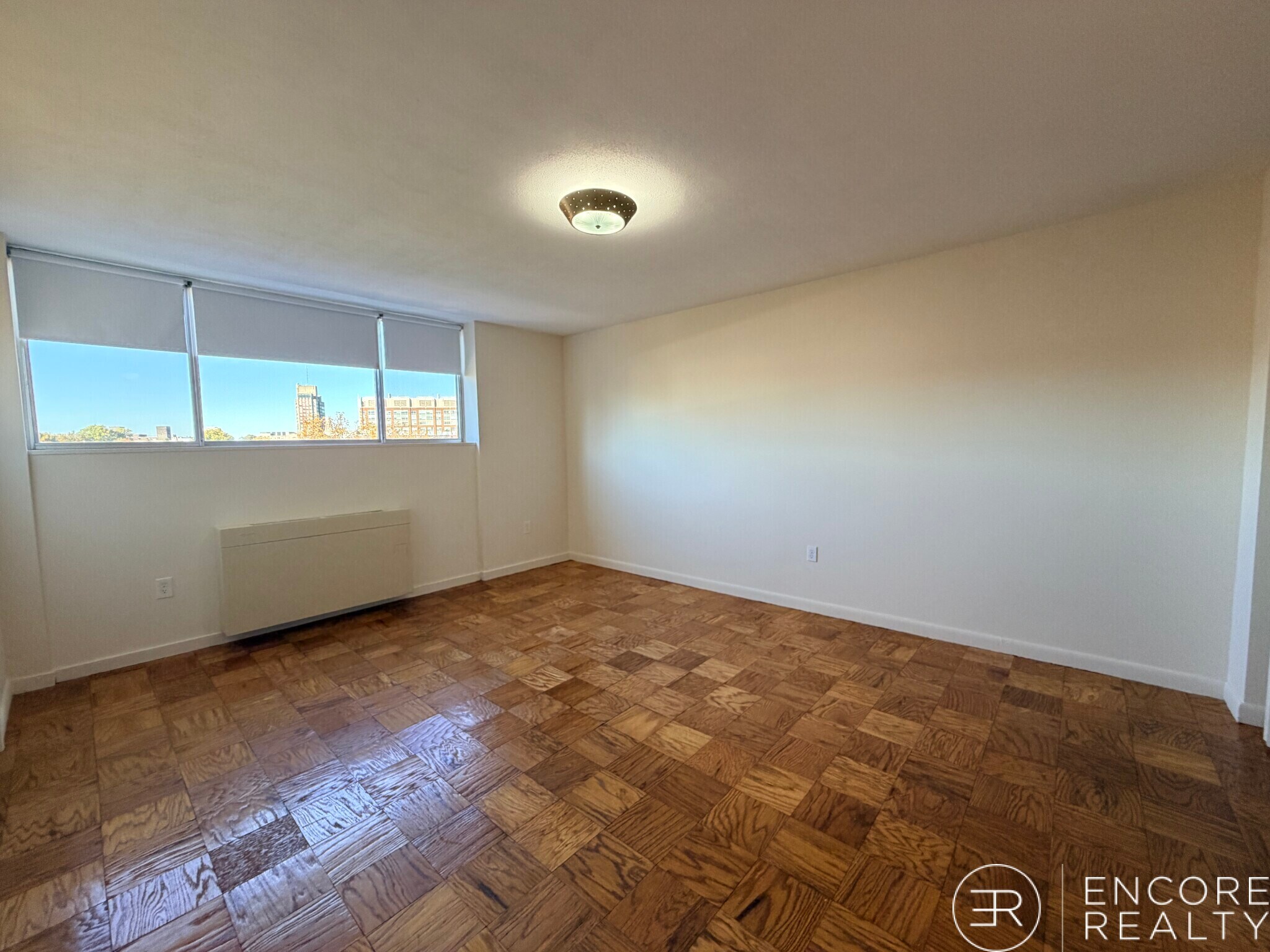 Building Photo - 80 Monmouth St