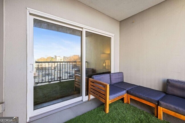 Building Photo - 275 13th St NE