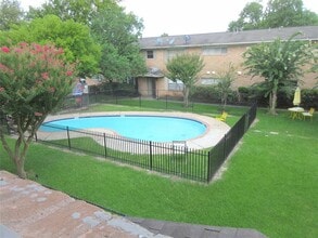 Building Photo - 1230 Shadowdale Dr