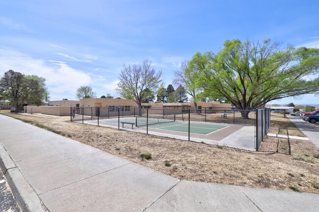 Building Photo - 7112 Pan American Fwy NE