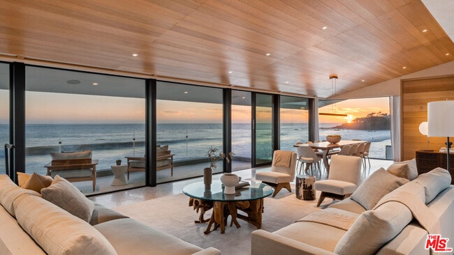 Building Photo - 31388 Broad Beach Rd