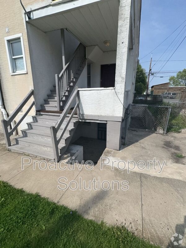 Building Photo - 532 -534 Cherry St