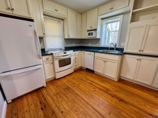 Building Photo - 503 S Pine St