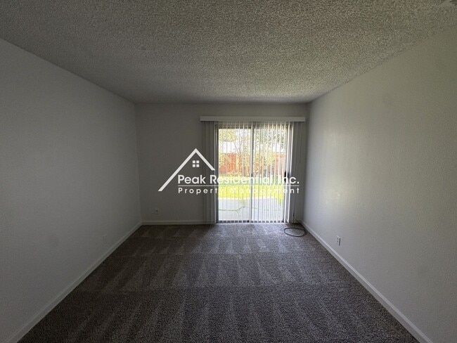 Building Photo - Spacious Fair Oaks 2bd/1ba Duplex with 1 Car Garage