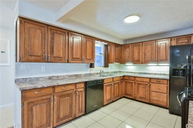 Building Photo - 1828 SE Lake Weir Ave