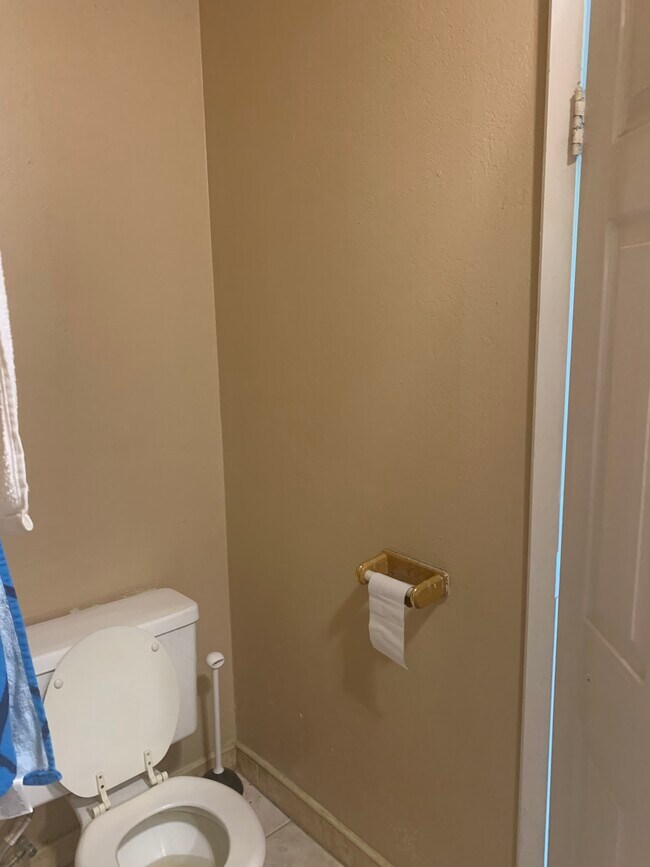 Building Photo - 5060 Downing St