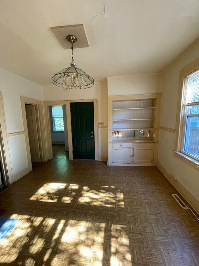 Building Photo - **First month rent half off**