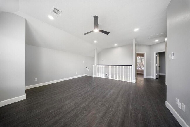Building Photo - 8311 Sierra Hill Ct