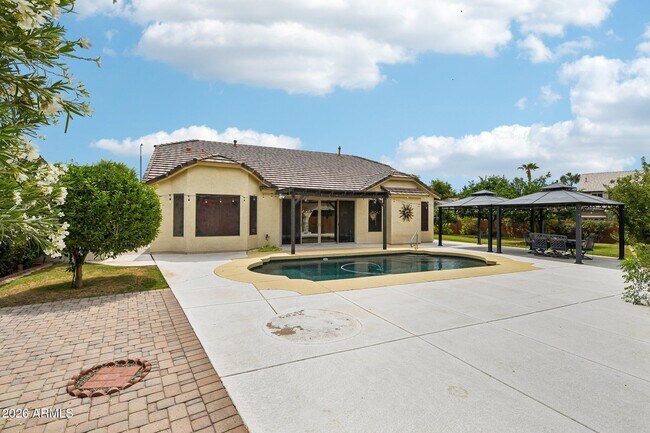 Building Photo - 2801 E Lindrick Dr