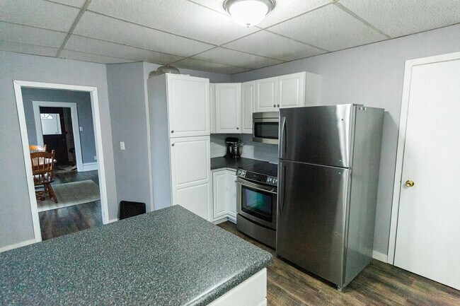 Kitchen - 820 N Washington Ave