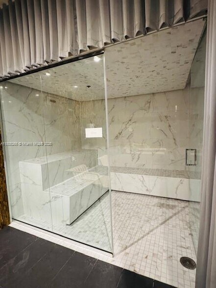 Building Photo - 2000 Metropica Way