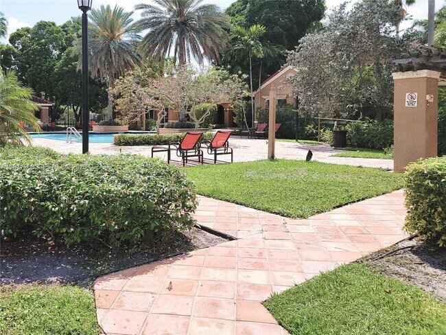 Building Photo - 4844 N State Rd 7