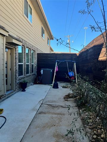 Building Photo - 4475 Samarth St