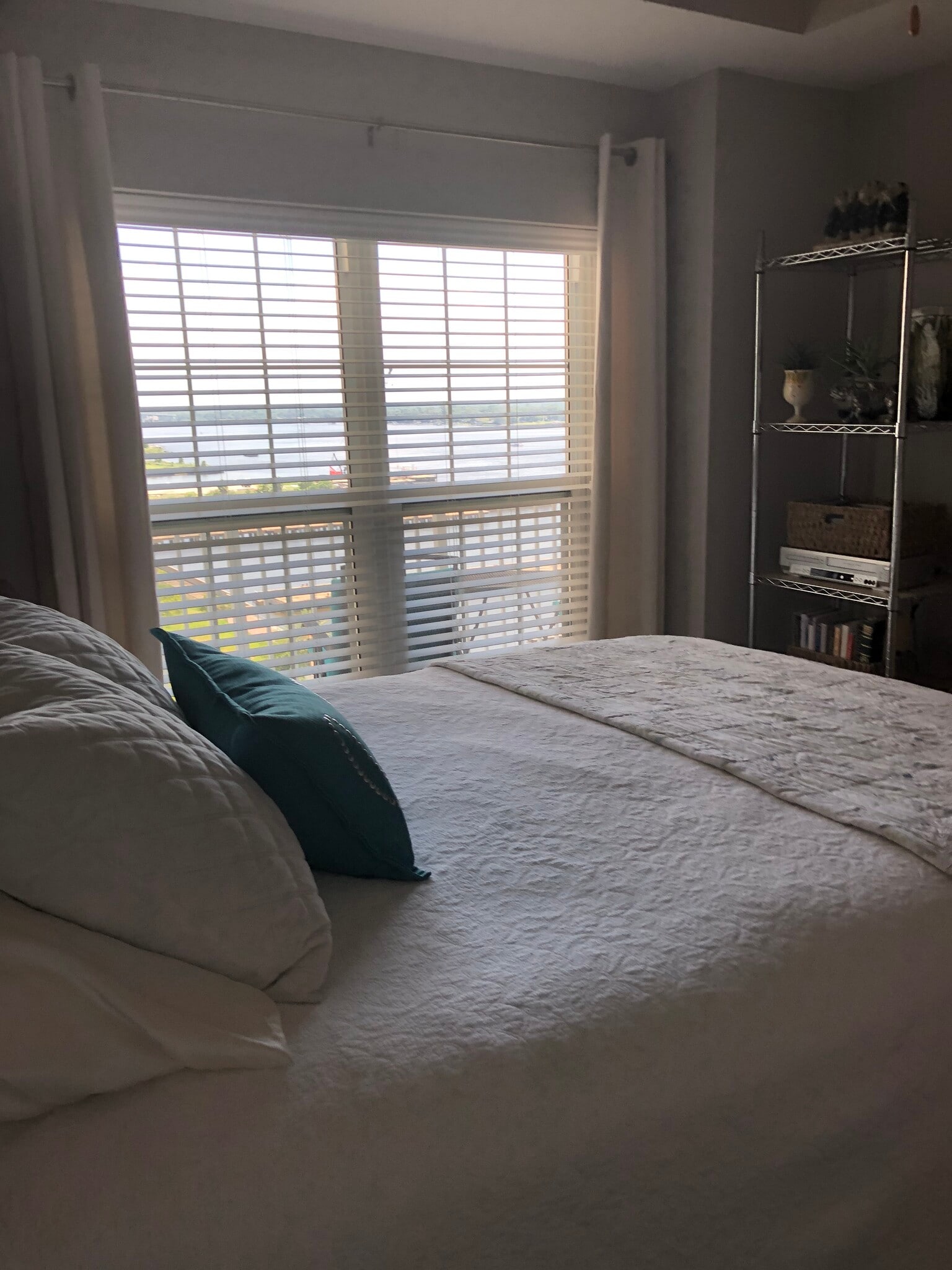Bedroom - 400 E Bay St