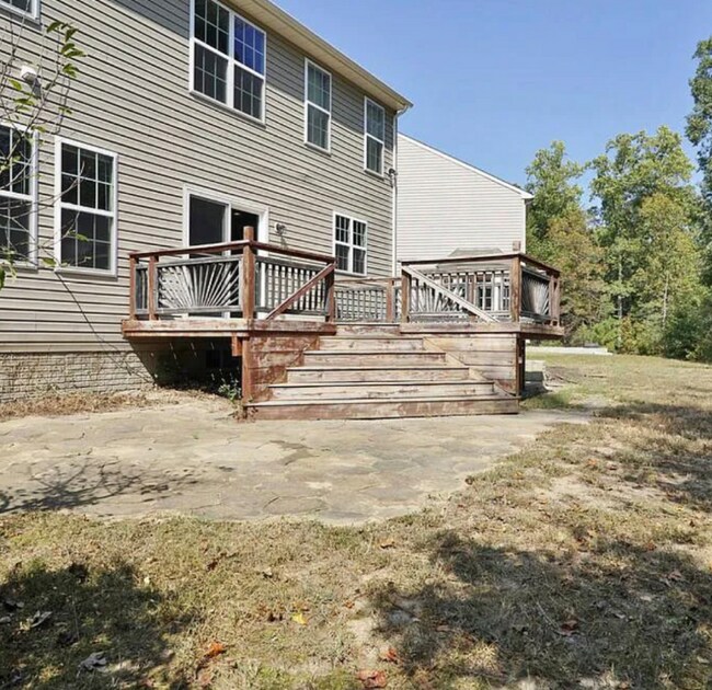 Building Photo - 46123 Gooseneck Dr