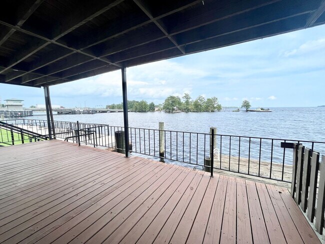 Building Photo - 110 N Water St