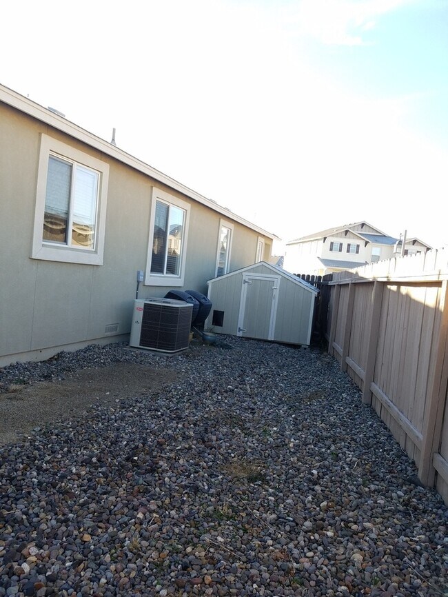 Building Photo - Spacious Single-Story Gem with 4 bedroom, 2 bathroom Near Damonte Ranch!