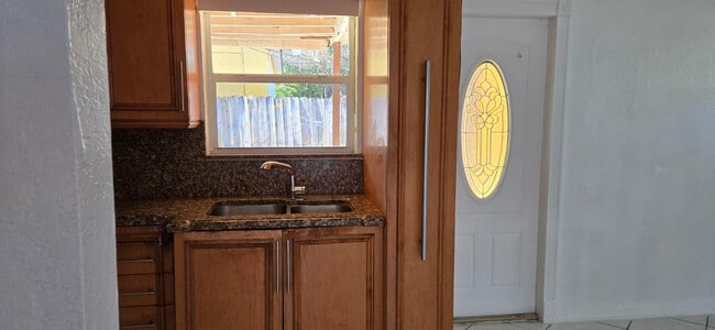 Building Photo - 112 Newton Rd