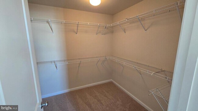 Building Photo - 6634 Bartrams Forest Ln