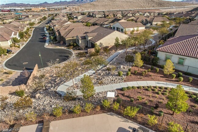 Building Photo - 3213 Molinos Dr