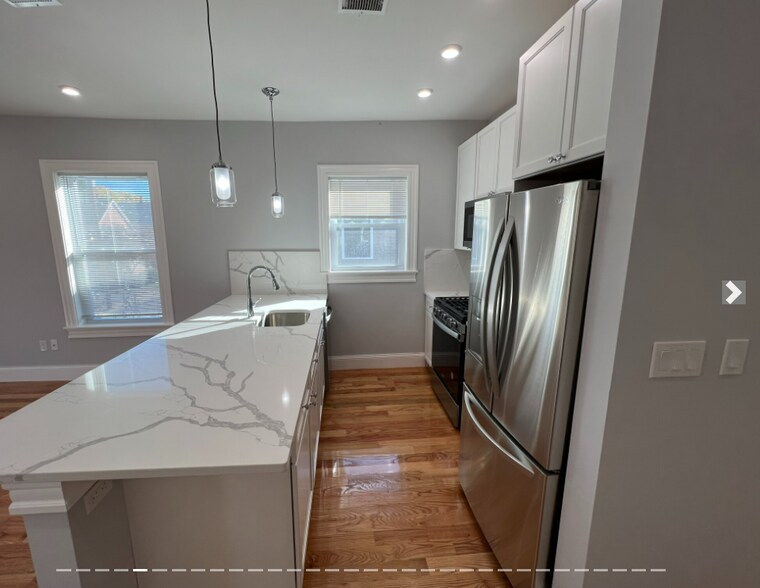 Building Photo - 29 Alpine St