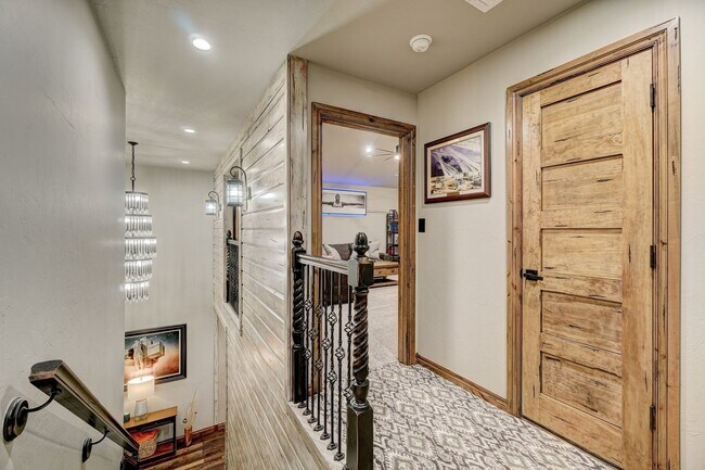 Building Photo - 4009 NE Realtree Dr