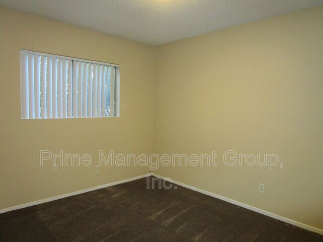 Building Photo - 144 E Baseline Rd