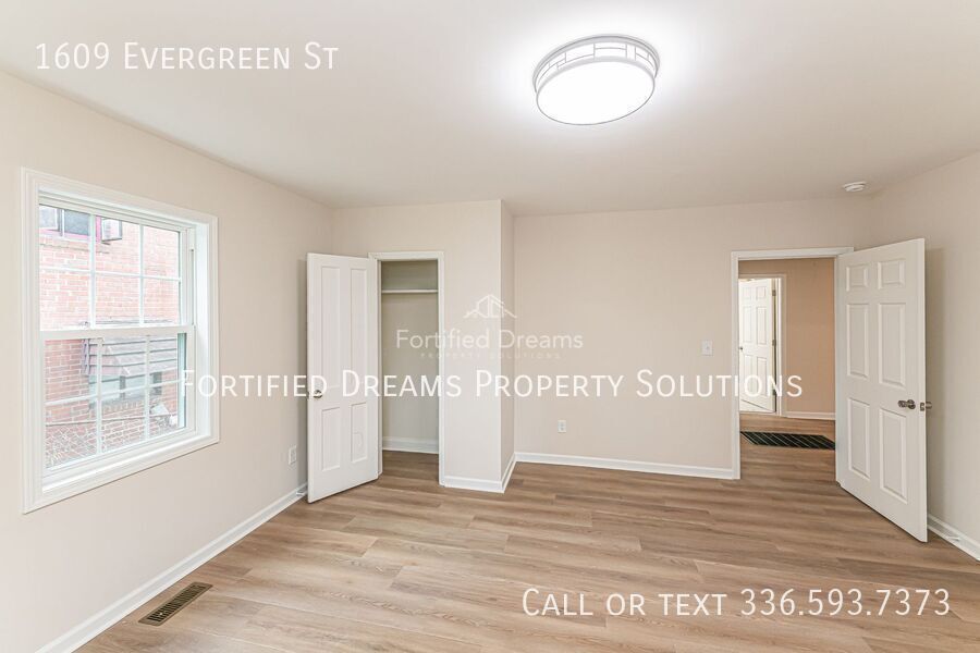 Building Photo - 1609 Evergreen St