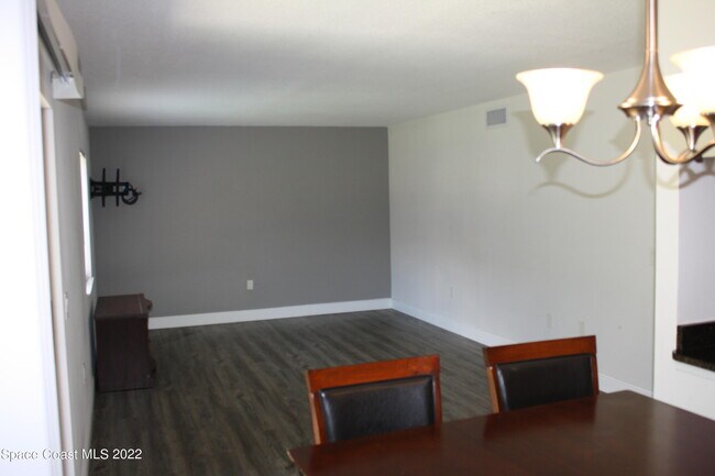 Building Photo - 123 San Paulo Cir