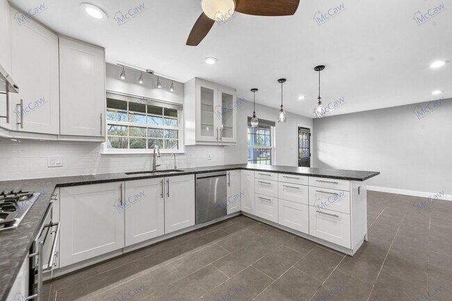 Building Photo - 709 Cimarron Trail