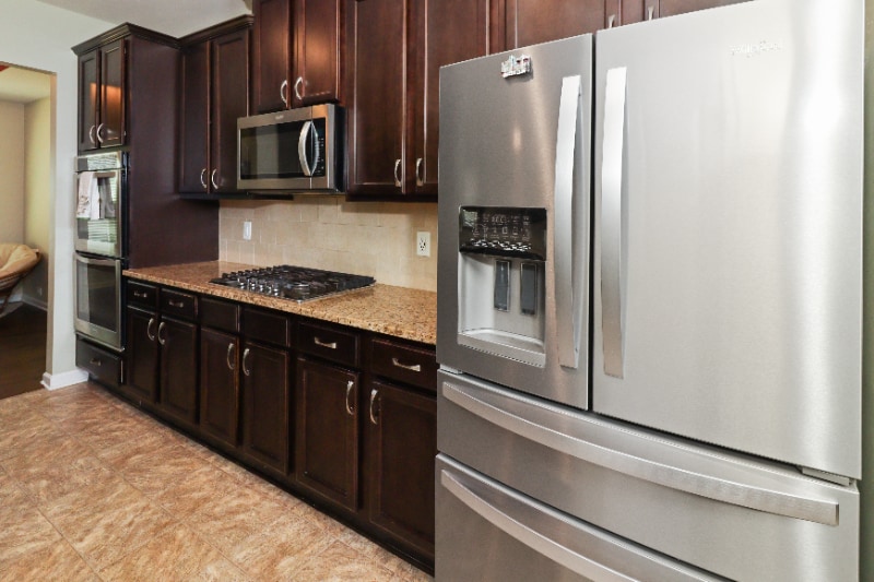 Building Photo - 4010 Lake Manor Way