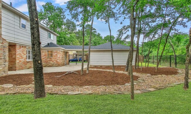 Building Photo - 77 Crystal Lake Ln