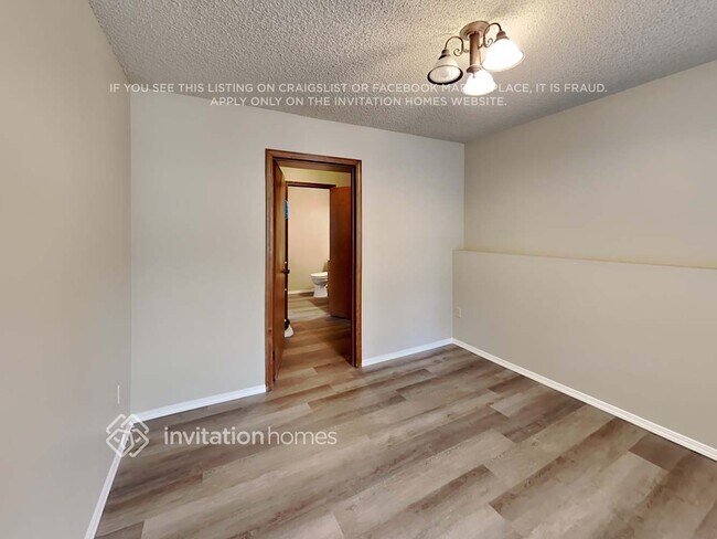 Building Photo - 9919 Zircon Dr SW