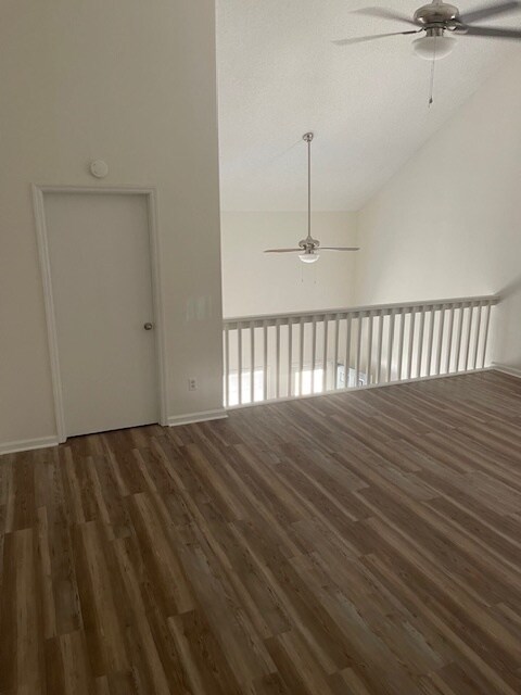 Building Photo - 137 Village Ct