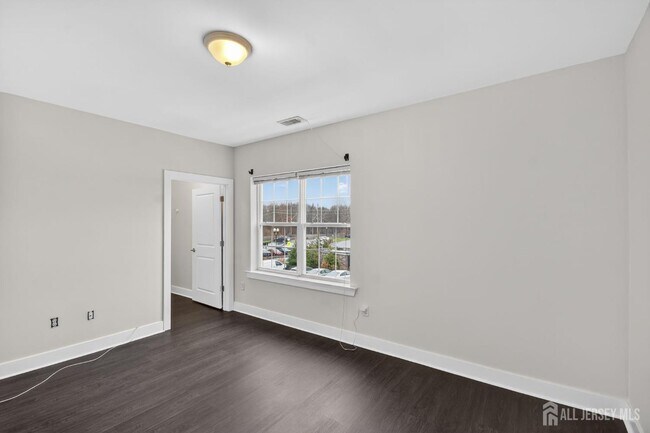 Building Photo - 626 Marion Ln