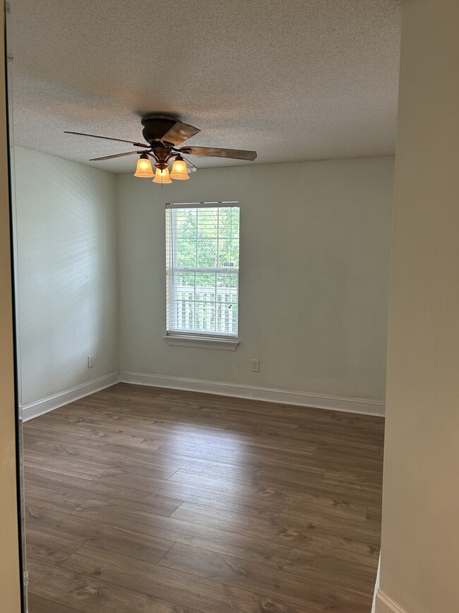 Building Photo - 627 Woodmoor Dr
