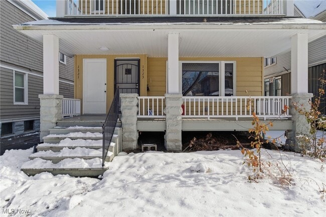 Building Photo - 1323 W 89th St