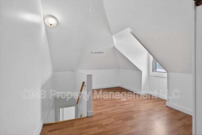 Building Photo - 1290 Baker St