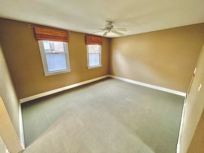 Building Photo - 424/424A, 424B W. Washington Street