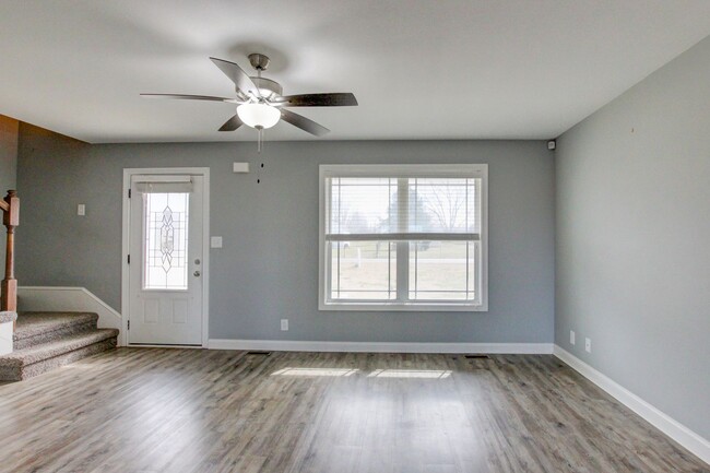 Building Photo - Show stopper.  Bonus room is a What?