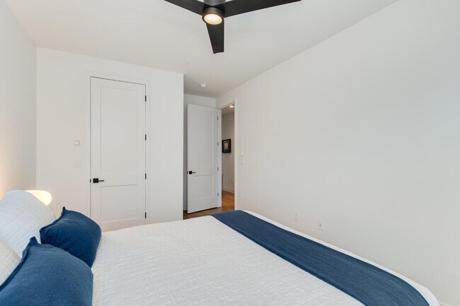 Building Photo - 5151 N 13th Pl