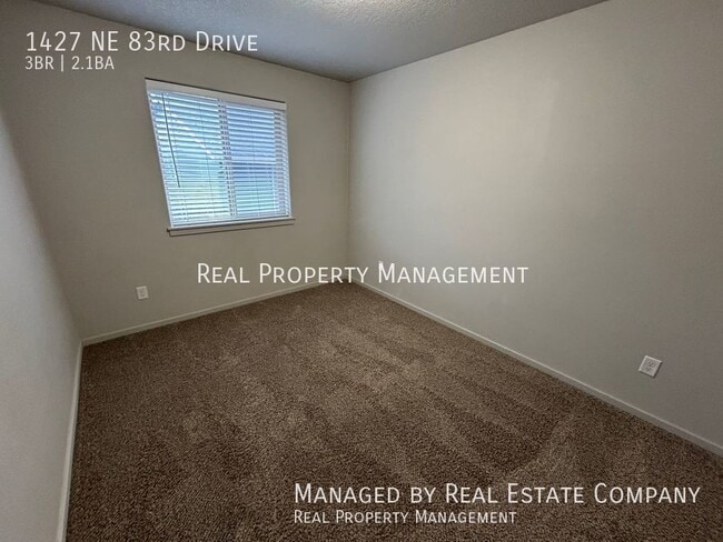 Building Photo - 1427 NE 83rd Dr